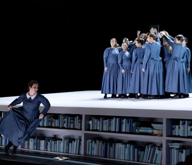 Today is the day 🤯🤩😱
Dialogues des Carmélites at the @staatstheatersaarland opens tonight ✨ A big Toi Toi Toi to everyone involved!! It has been a privilege to spend the past six weeks working on this extraordinary music and story with such a dedicated team.

Conductor @sebastienrouland 
Stage Director Michael Schulz
Set Design Dirk Becker/Frank Fellmann
Costume Design Martina Feldmann
Lighting Design Patrik Hein
Video Design Paul Veritas Pillong
Dramaturgy @frau_schulze__ 
Chorus Master @mauro.barbierato 

Marquis de la Force KS Stefan Röttig
Blanche de la Force 😇
Chevalier de la Force @taejun.sun 
Madame de Croissy @hadostur 
Madame Lidoine @jessica_muirhead 
Mère Marie @carmenseibelmezzosoprano 
Sœur Constance @betti.bauer.sopran 
Mère Jeanne KS Judith Braun 
Sœur Mathilde @clarasophie_mezzo 
L’aumônier  KS Algirdas Drevinskas
First Commissioner Taejun Sun
Second Commissioner / Thierry / Javelinot / Gaoler / Officer @chenyanchengbariton 

11 Carmélites Women’s choir 
Saarländisches Staatsorchester
Opera Chorus & Extra Chorus

📸 Pedro Malinowski