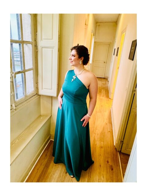 A dream I’ve had ever since I started sewing my very first project (a curtain!) during Covid finally came true: I sewed my first gala dress, which I wore for our concert version of Götterdämmerung at the @operaroyal.chateaudeversailles 🥹🥹
It’s far from perfect, but I’m so proud that I finished it, and it only gives me more motivation to start my next dress 😊 I’m completely self-taught (thank God for YouTube), and while it made me realize of how much I still have to learn, it still feels like a huge accomplishment in my life 😇
Thanks for the pictures @carmenseibelmezzosoprano 🥰